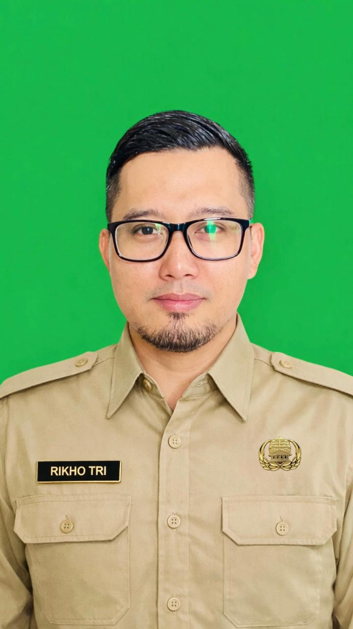 RIKHO TRI YULIADMOKO, S.AP., M.M.